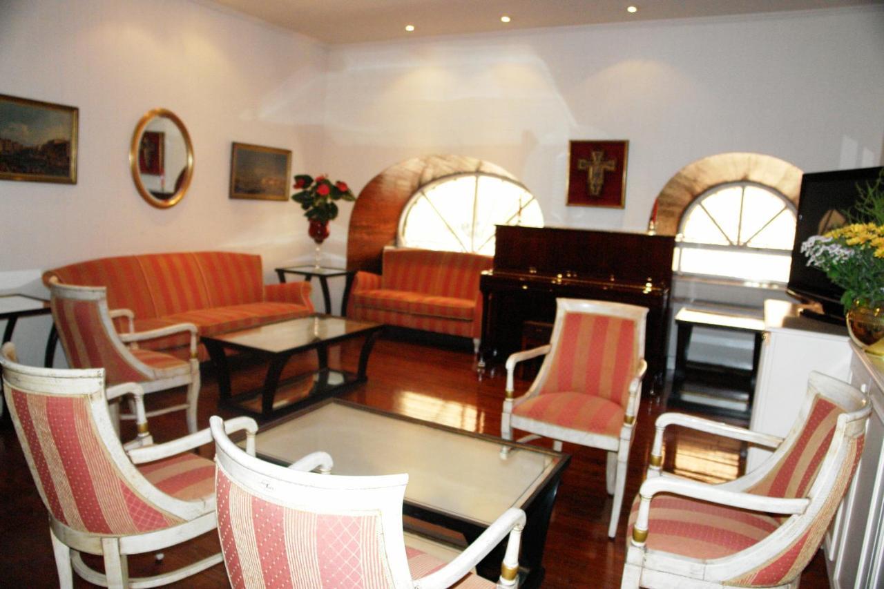 卡瓦利瑞酒店 Corfu  外观 照片