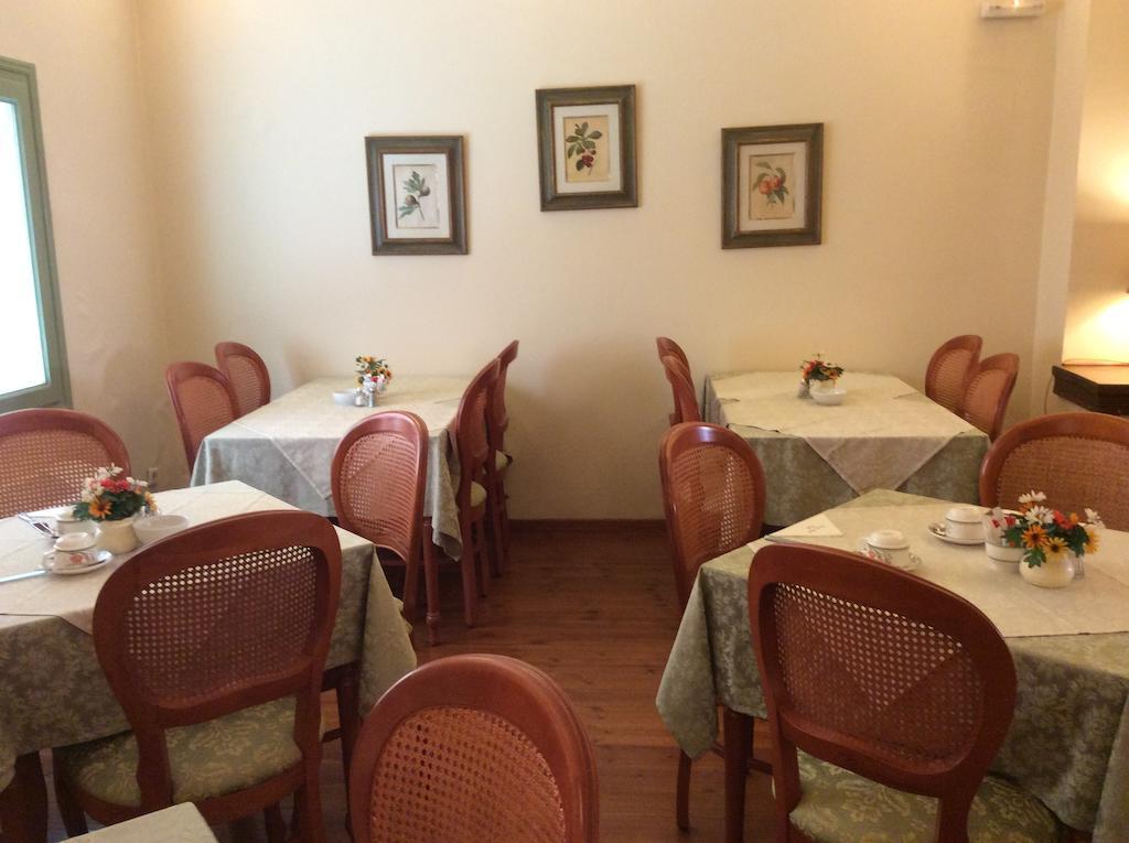 卡瓦利瑞酒店 Corfu  外观 照片