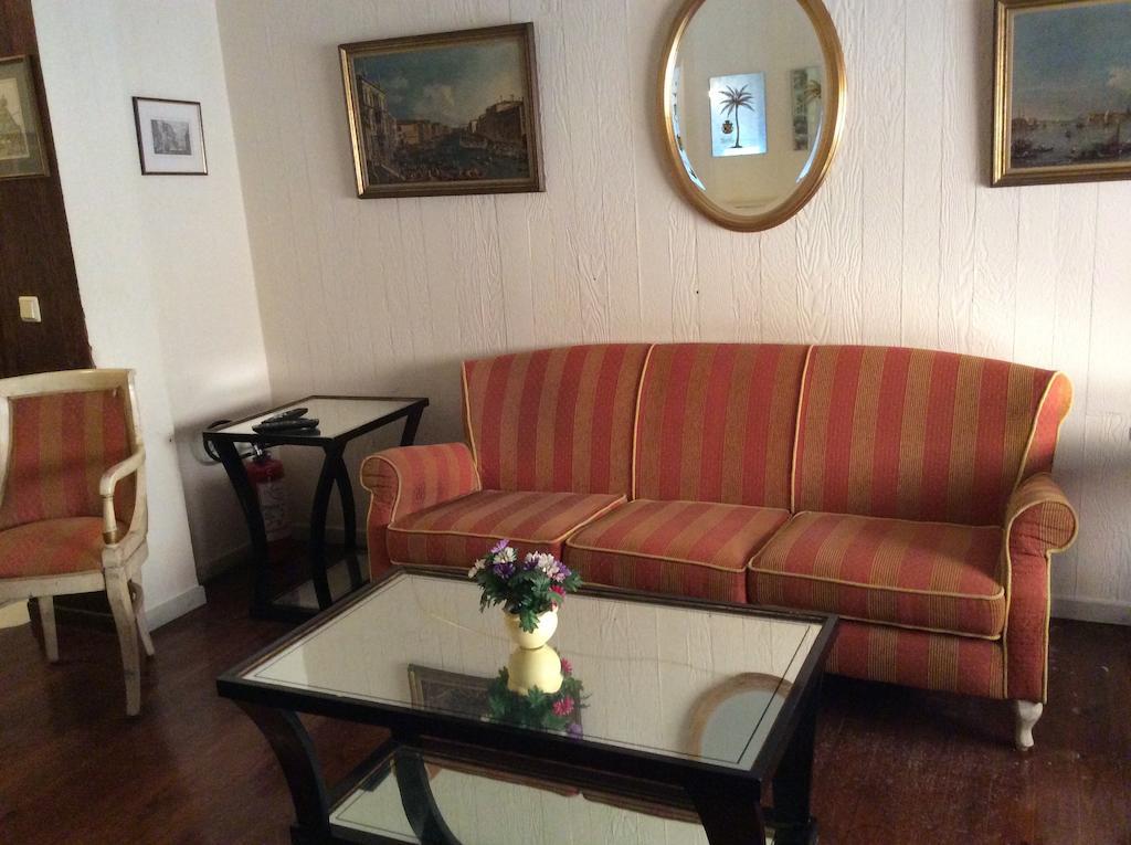 卡瓦利瑞酒店 Corfu  外观 照片